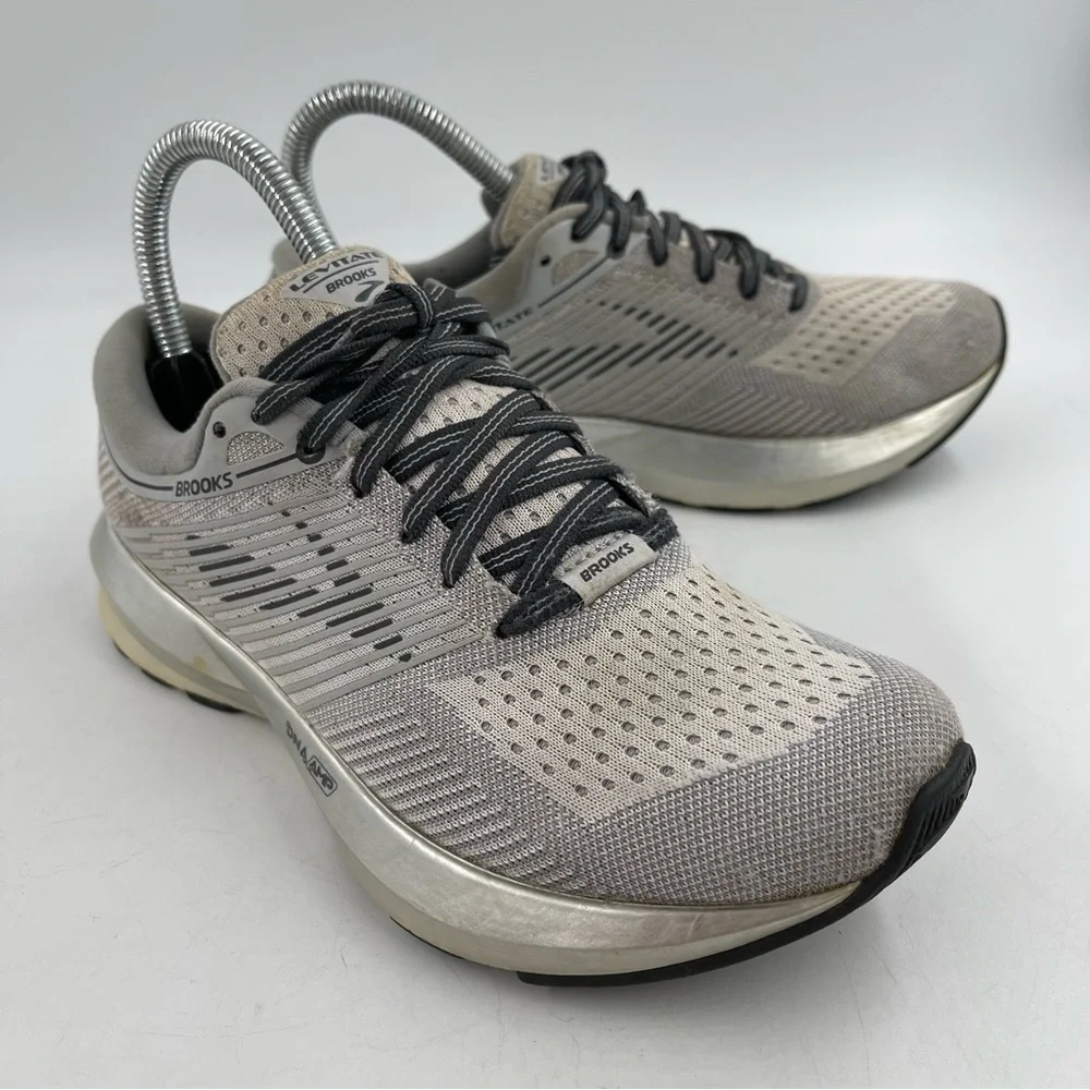 Brooks Women’s Levitate Silver Grey Running Shoes - Size 6 - Picture 2 of 11
